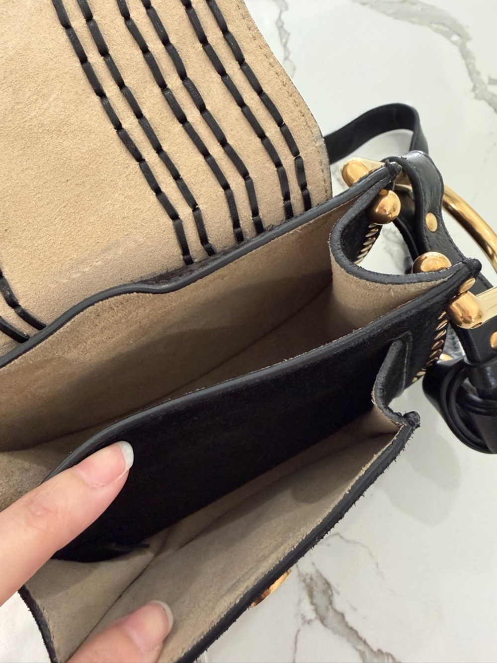 Chloe hudson Crossbody Bag suede with Gold accents black - Picture 4 of 14